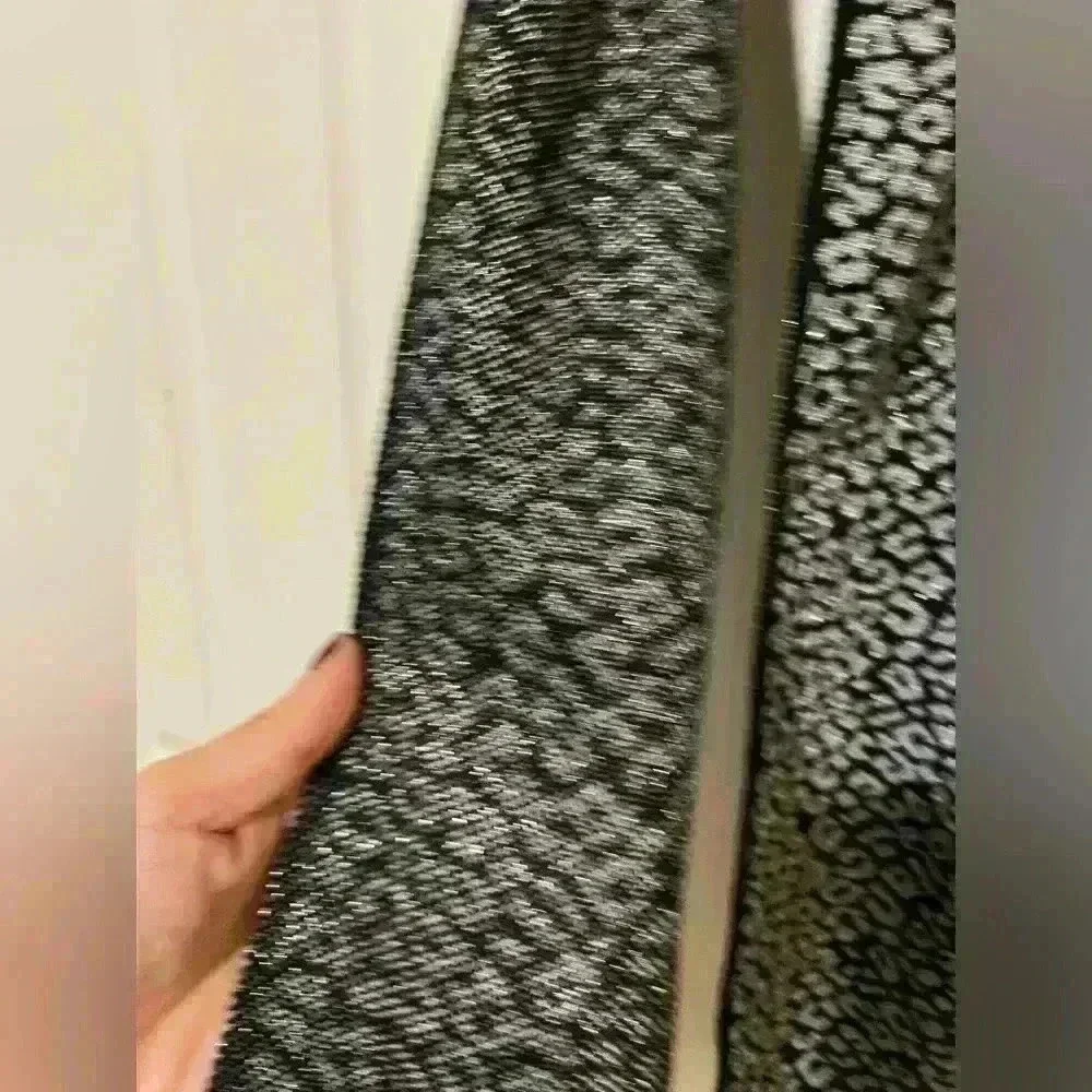 Michael kors nwt leopard print scarf holiday silver and black